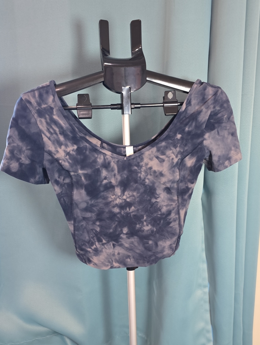 lululemon athletica Navy Diamond-Dye Align Crop Top Size 4